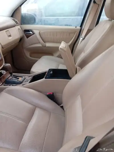 يوجد لدينا جميع انواع قطع غيار مرسيدس تشليح ويوجد لدينا شحن index