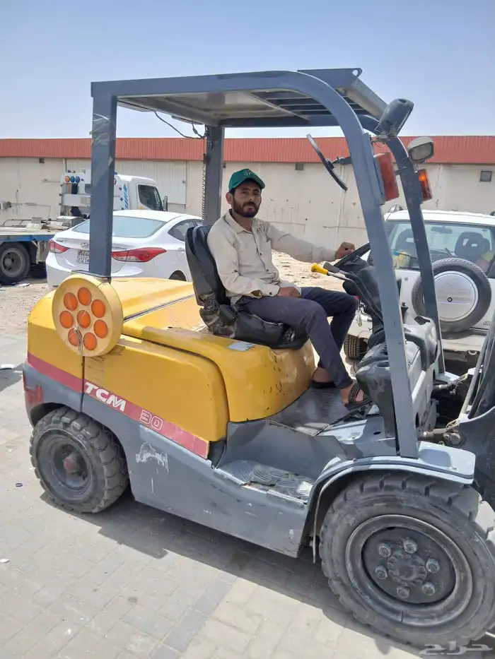 يوجد لدينا جميع انواع المعدات كرينات و سيزارلفت مان لفت 1