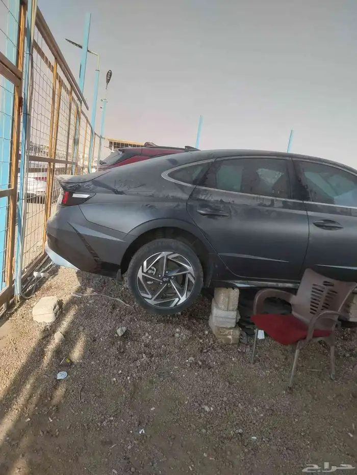 لدينا جميع انواع السيارات 5