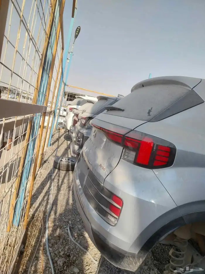 لدينا جميع انواع السيارات 3