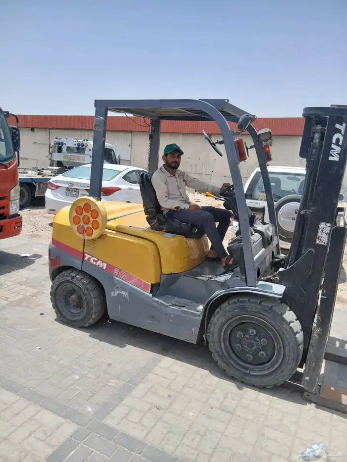 يوجد لدينا جميع انواع المعدات كرينات و سيزارلفت مان لفت 2