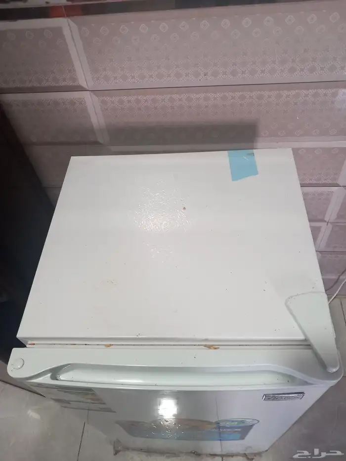 بيع ثلاجه 4 قدم شبه جديده 300 تفاوض 0