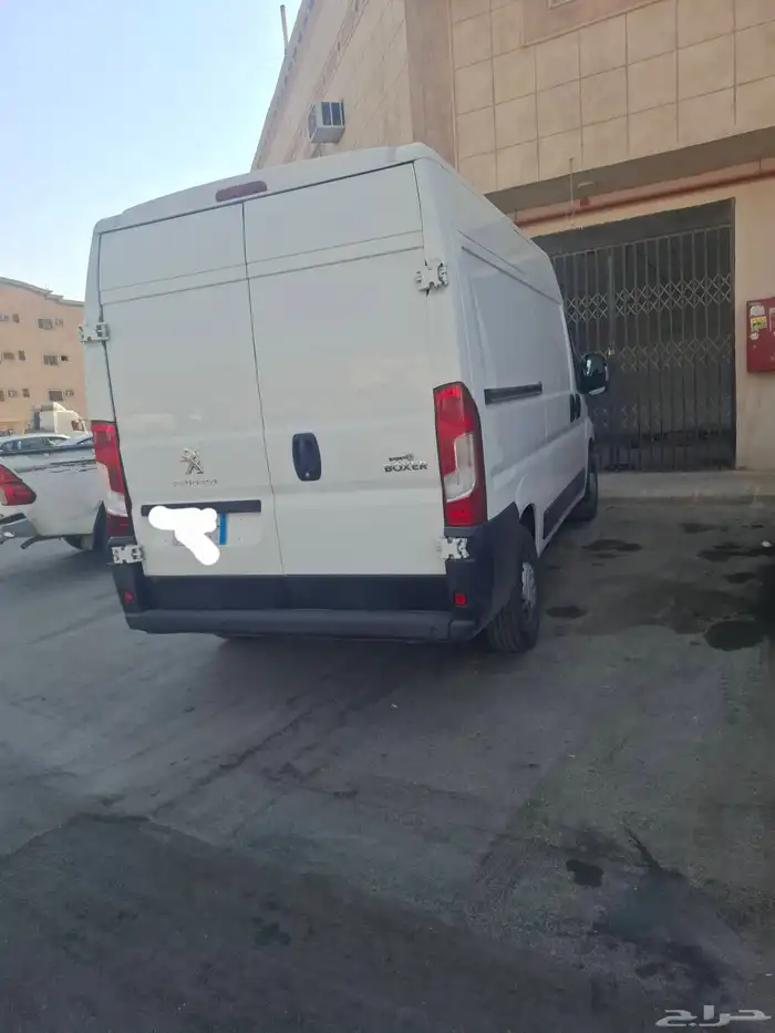 بوكسر بيجو للبيع جير عادي ديزل ممشى 200 0