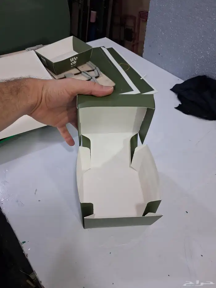 تصنيع أكواب ورقية ملونة وبوكسات حلا وبوكسات كوكيز واكياس مطع 3