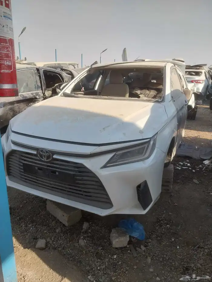 لدينا جميع انواع السيارات 0