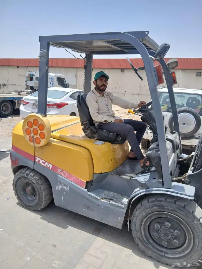 يوجد لدينا جميع انواع المعدات كرينات و سيزارلفت مان لفت 0