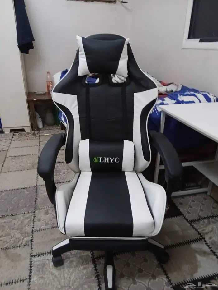 طاوله وكرسي جيمنج للبيع ب 250 ريال 2