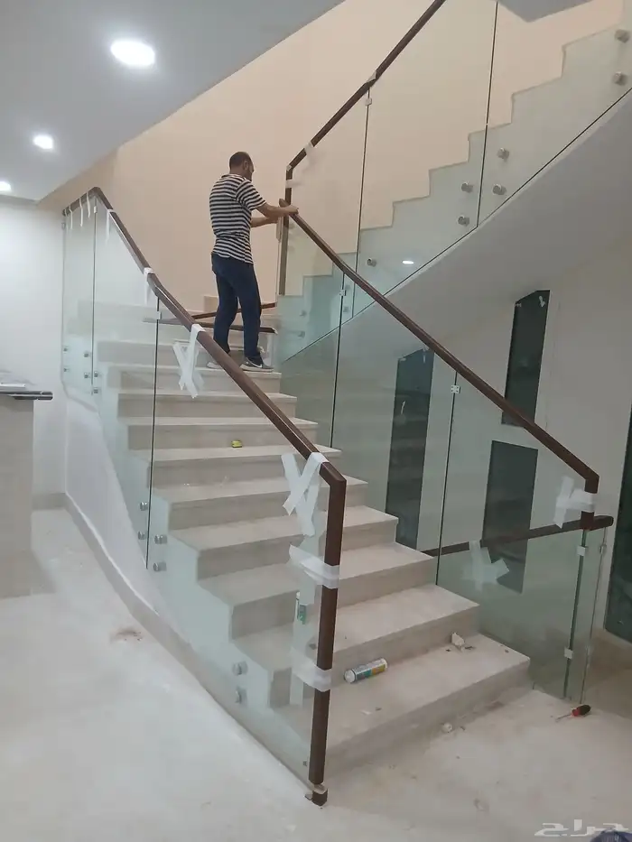 تفصيل درابزين زجاج للفلل درابزين درج داخلي 4