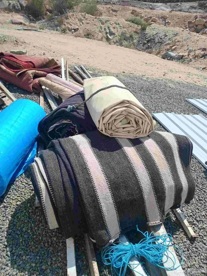 بيت شعر علا مواصير حديد ومعه شراع ورواق حجاب كامل 0