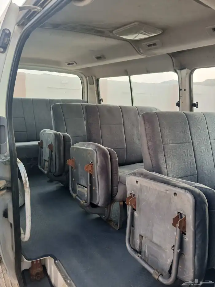 سلام عليكم أعرض لكم باص نيسان 2010 البدي مرشوش كامل السياره 3