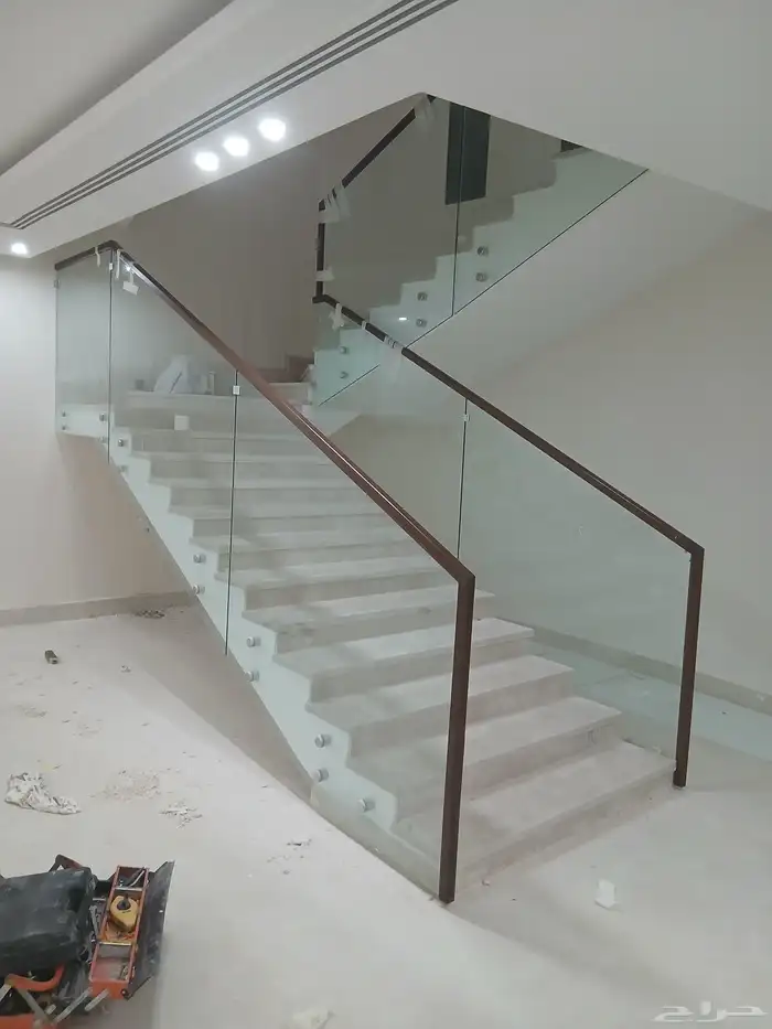 تفصيل درابزين زجاج للفلل درابزين درج داخلي 0