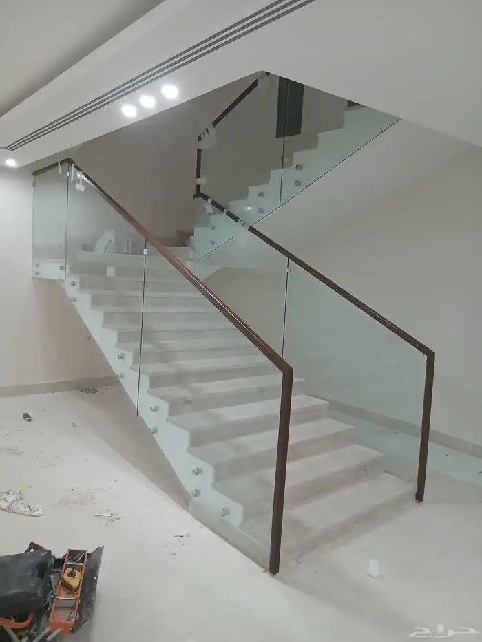 تفصيل درابزين زجاج للفلل درابزين درج داخلي 1