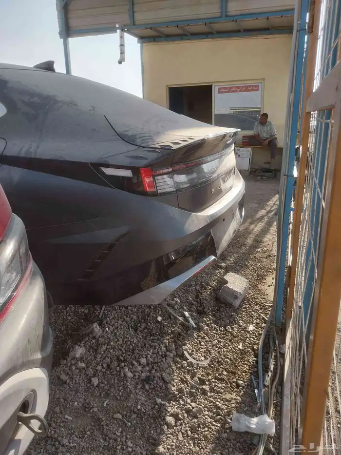 لدينا جميع انواع السيارات 2