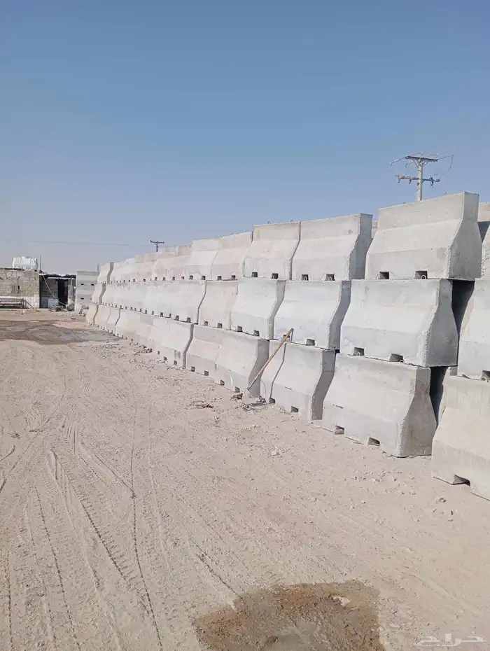 حواجز خرسانية نيوجرسي سفتي مصدات قواعد انارة 7