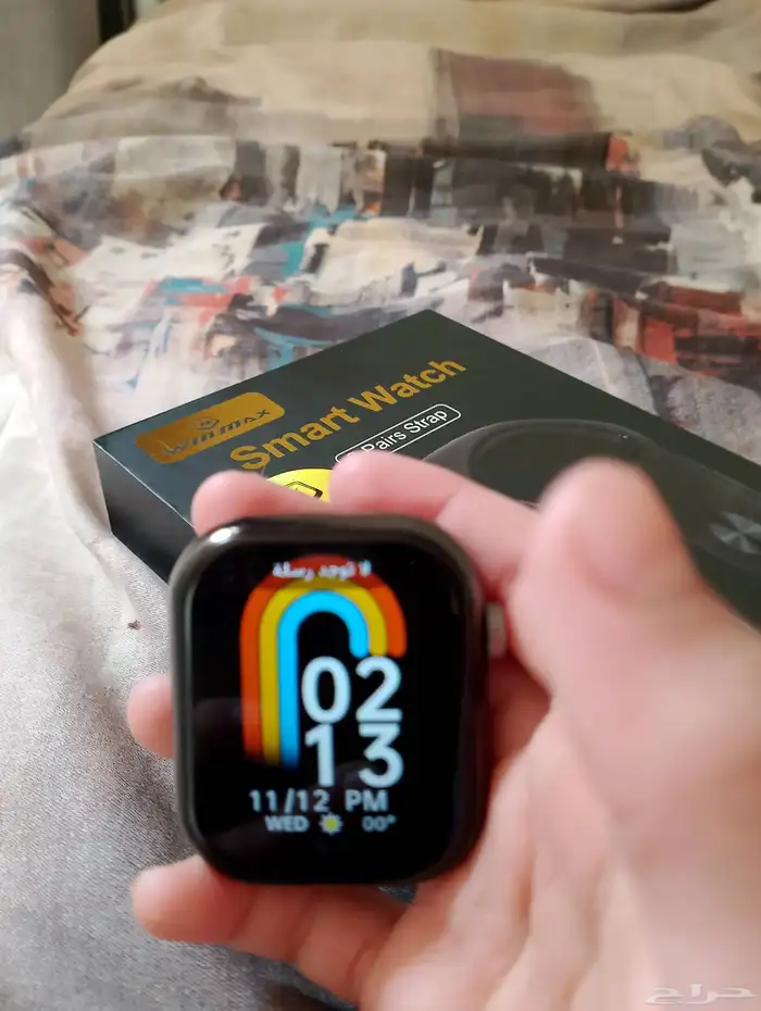 ساعه ذكيه للبيع استعمال يوم واحد مع ثلاثه ملابس اسود و ابيض 2