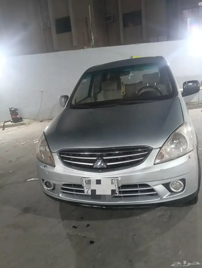 للبيع سيارة سي ام سي 2015 عائلية 7 ركاب الممشى 237000 الف ك 9