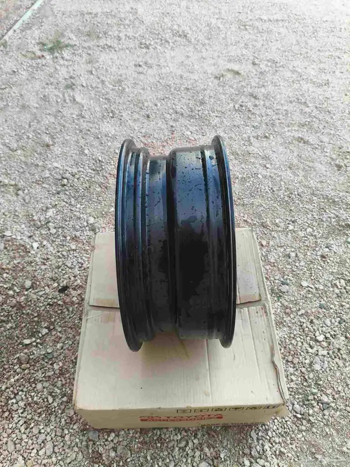 جنط كامري مع بلف حساس من 2018 الى2024 5