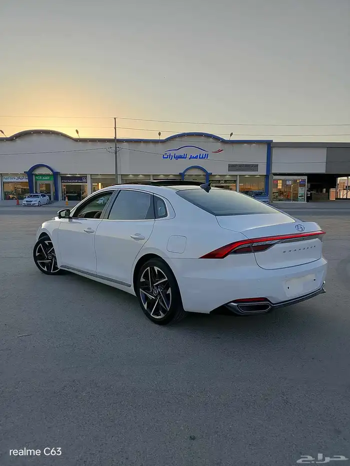 ازيرا 2020 6سلندر فل كامل عداد82الف فقط 4