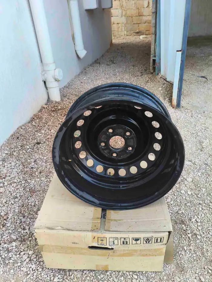 جنط كامري مع بلف حساس من 2018 الى2024 1