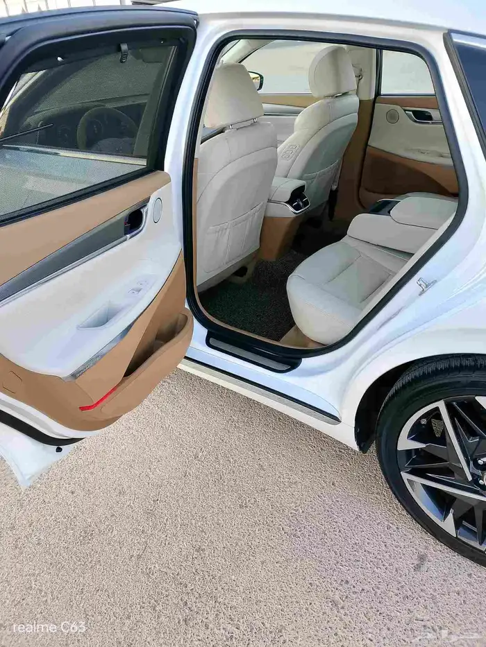 ازيرا 2020 6سلندر فل كامل عداد82الف فقط 11