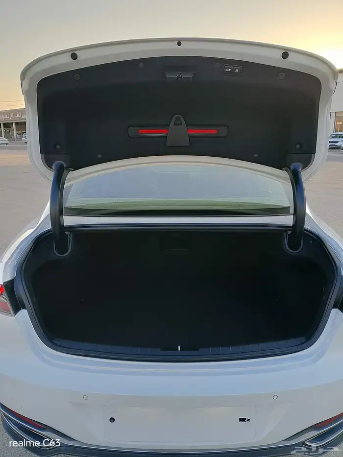 ازيرا 2020 6سلندر فل كامل عداد82الف فقط 5