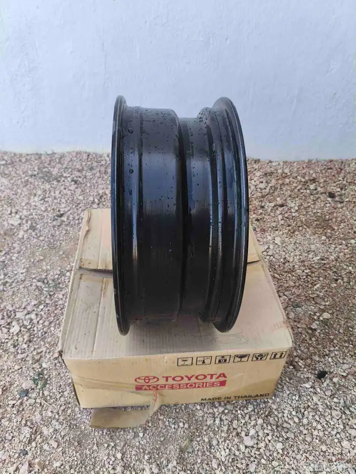 جنط كامري مع بلف حساس من 2018 الى2024 2