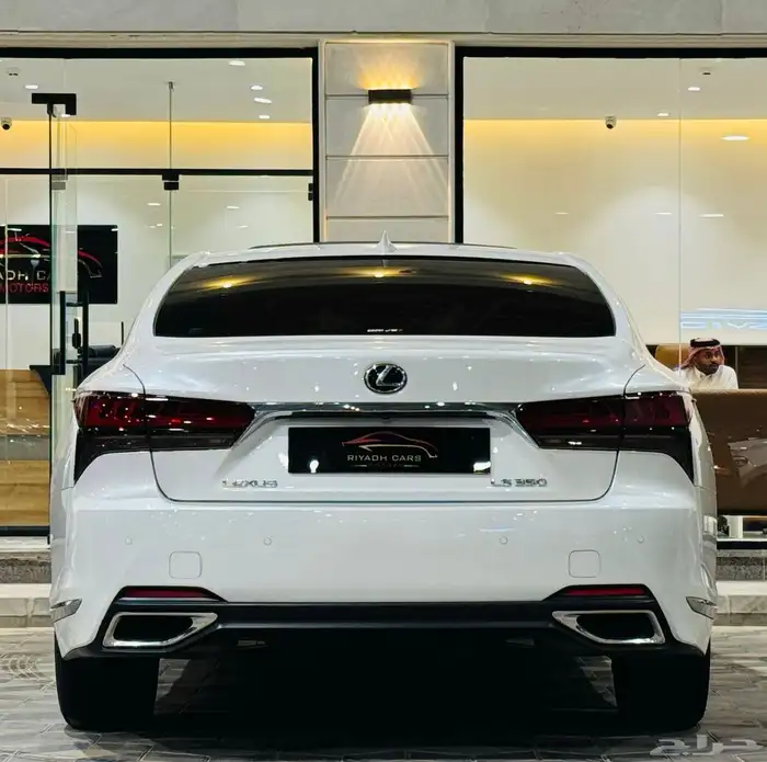لكزس LS350 2025 عبداللطيف جميل ( بحالة الوكالة ) 3