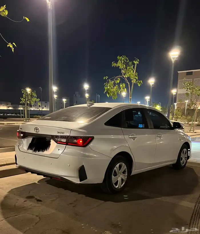 للبيع تويوتا يارس 2023 2