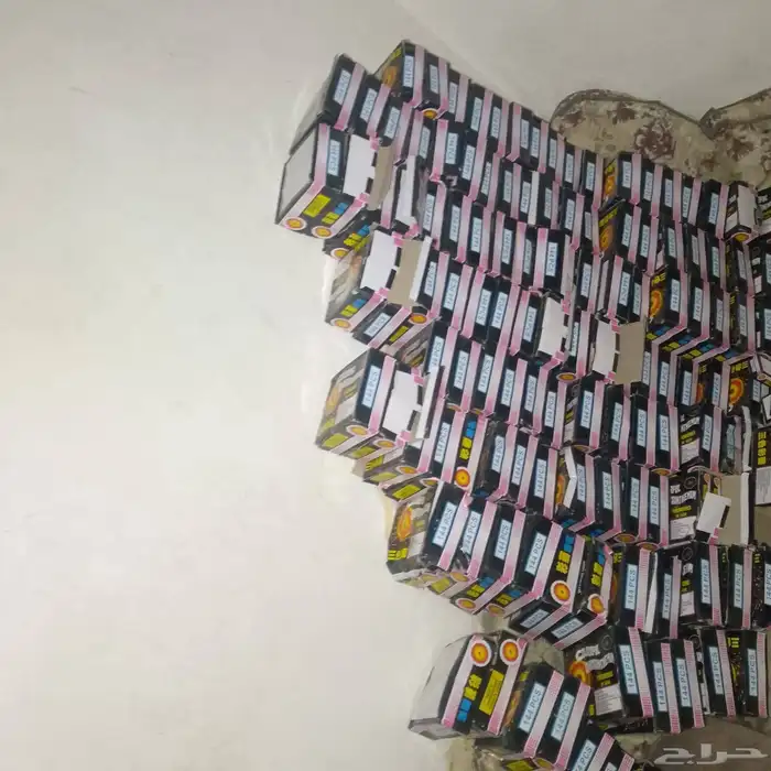 يوجد لدينا جميع انواع العاب الناريه جمله 4