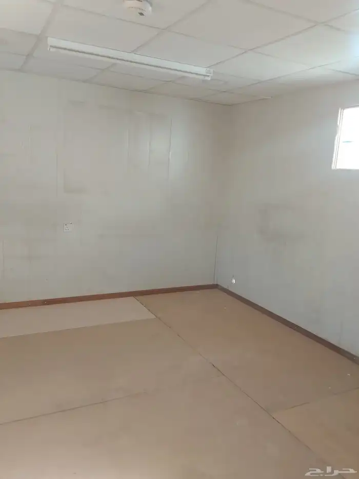 غرفه بركس شينكو للبيع المقاس 12في 4 مستخدمه مجدده يوجد جميع 1