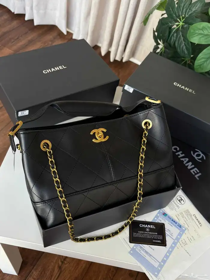 شنط ماركه شنيل الهبه توصيل فوري الرياض 5