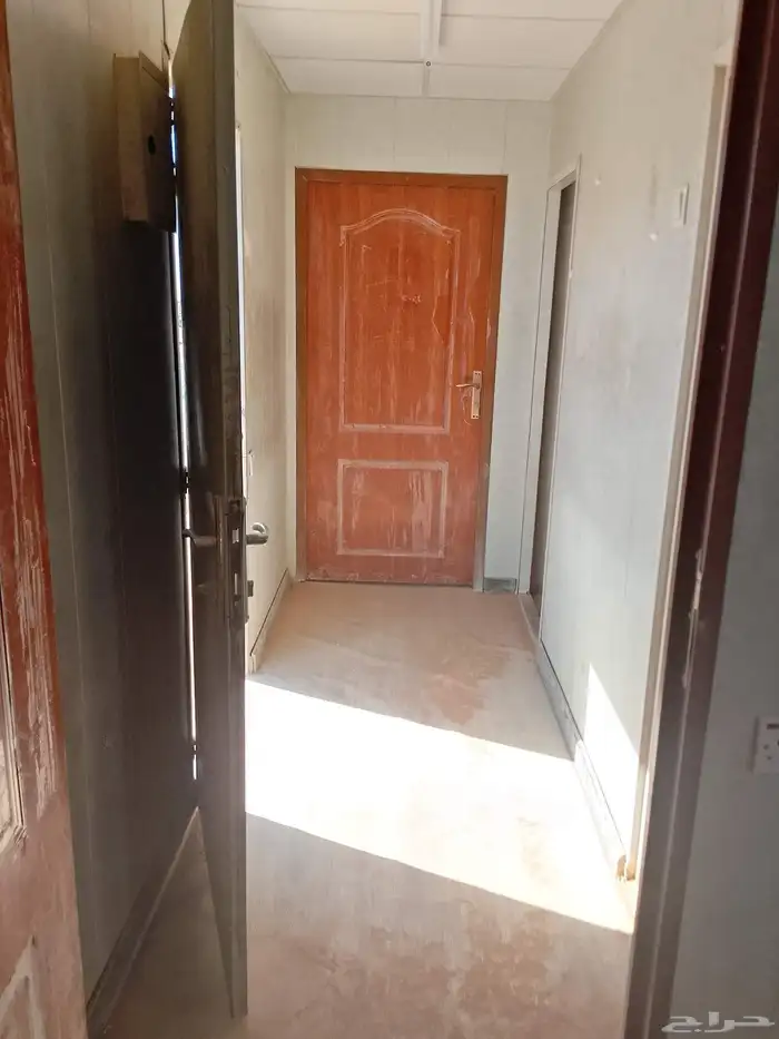 غرفه بركس شينكو للبيع المقاس 12في 4 مستخدمه مجدده يوجد جميع 2