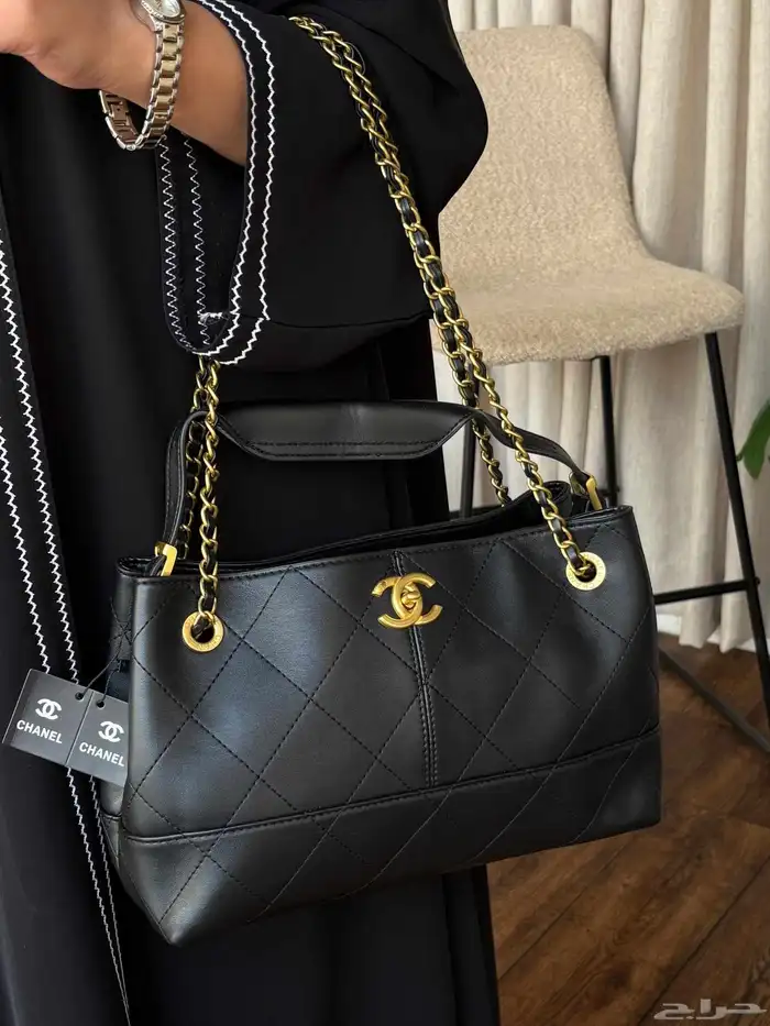 شنط ماركه شنيل الهبه توصيل فوري الرياض 23