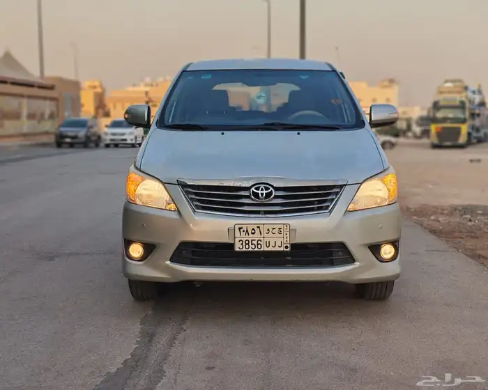 تويوتا انوفا 2013 1