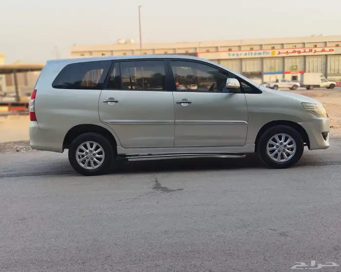 تويوتا انوفا 2013 3