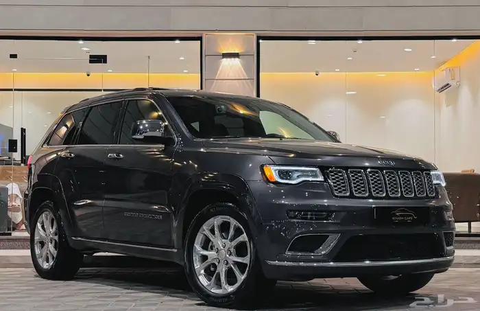 جراند شيروكي 2020 ساميت ( بحالة ممتازة ) 0