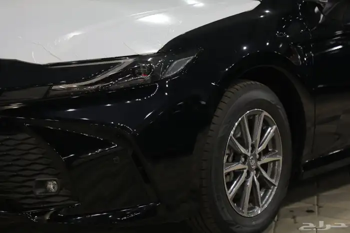 تويوتا كامري E استاندر 2025 اسود ) اقل سعر ) 4