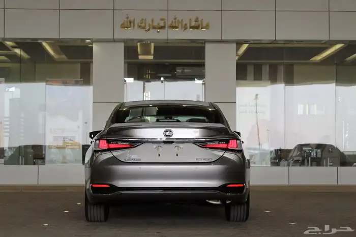 لكزس - ES250 لاكجيري - 2025 - نص فل - خليجي 15