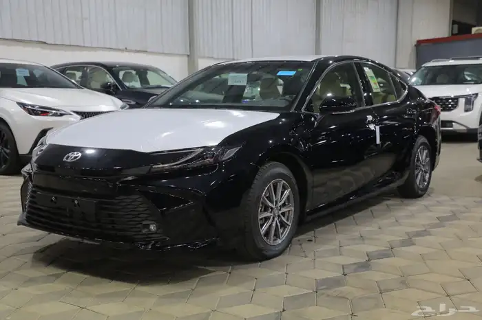 تويوتا كامري E استاندر 2025 اسود ) اقل سعر ) 1