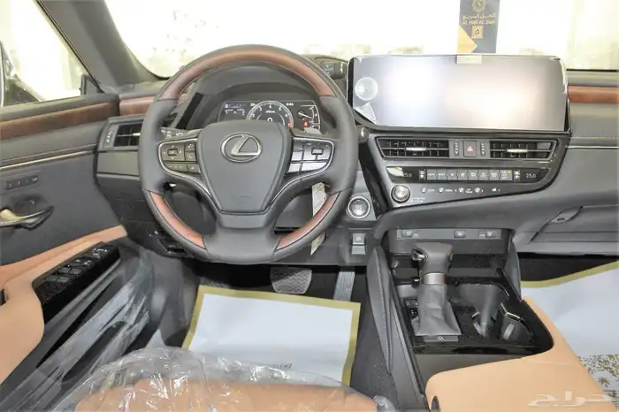 لكزس - ES250 لاكجيري - 2025 - نص فل - خليجي 28