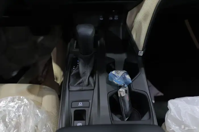 تويوتا كامري E استاندر 2025 اسود ) اقل سعر ) 12