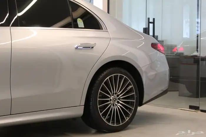 مرسيدس E200 2024 6