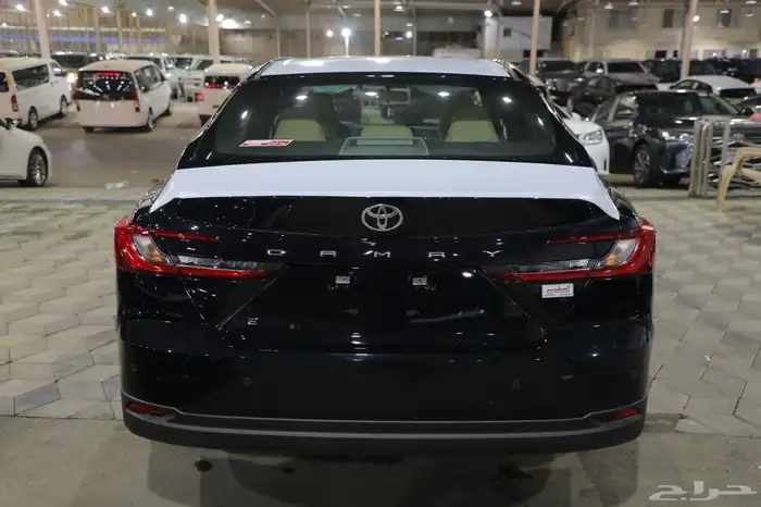 تويوتا كامري E استاندر 2025 اسود ) اقل سعر ) 8
