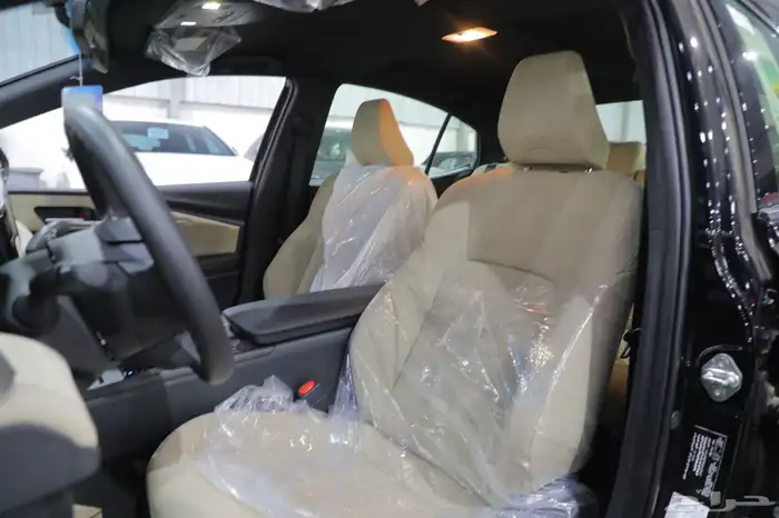 تويوتا كامري E استاندر 2025 اسود ) اقل سعر ) 16