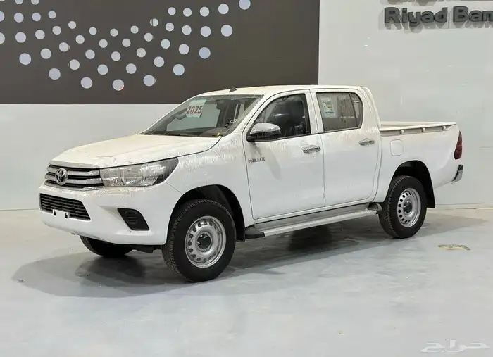 تويوتا هايلكس بنزين قيرتوماتيك سلق2025(114900) شامل الضريبة 0