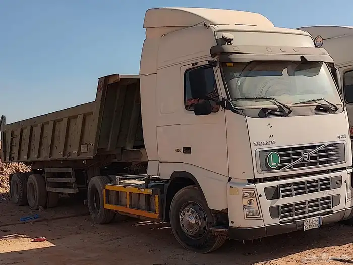 تريله موديل 2005 فلفو معى صندوق مقاس 18 صاج التريله مفحوص 0