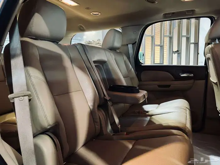 يوكن 2011 SLT نظيف وبحاله ممتازه 13