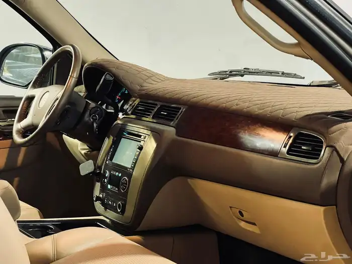 يوكن 2011 SLT نظيف وبحاله ممتازه 11