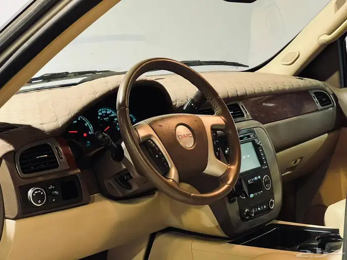 يوكن 2011 SLT نظيف وبحاله ممتازه 15