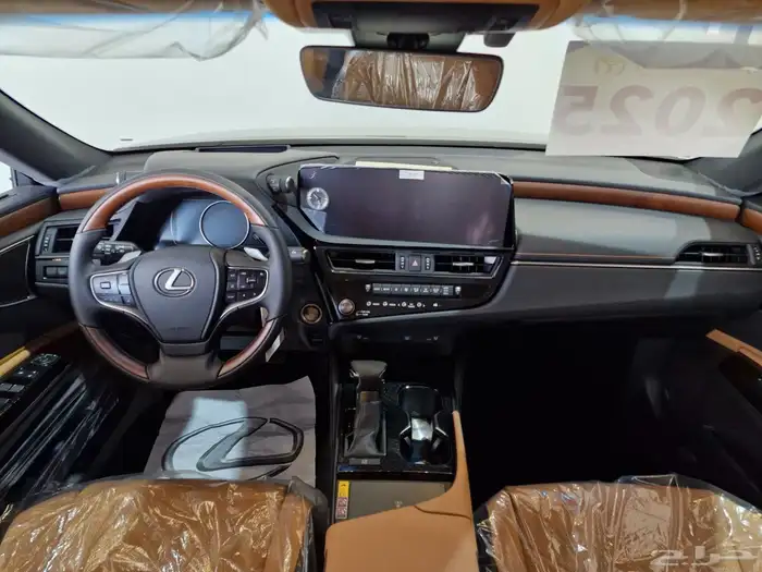 لكزس ES350 فئة DD الساير 2025 (269900) شامل الضريبة اقل سعر 2